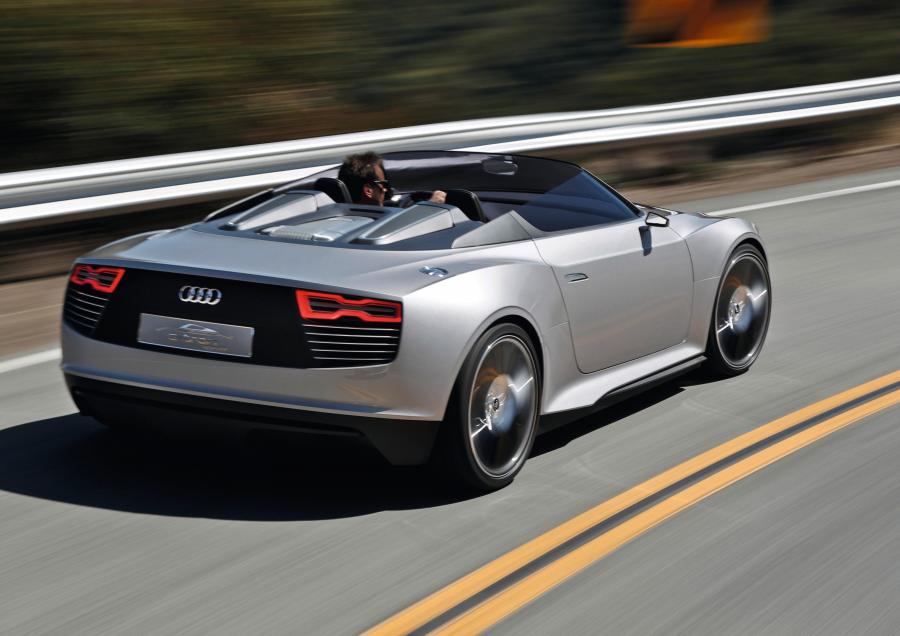  Audi e-Tron Spyder Concept 2010 года  (фото 16 из 105)